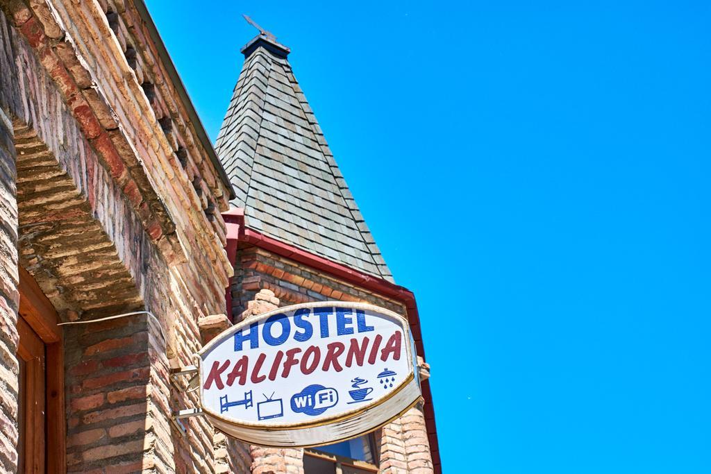 California Guest House Gori Buitenkant foto