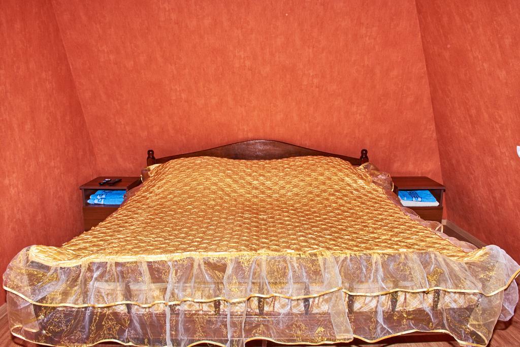 California Guest House Gori Buitenkant foto